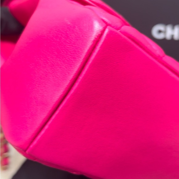 Chanel Mademoiselle Chic Lambskin - Picture 5 of 7